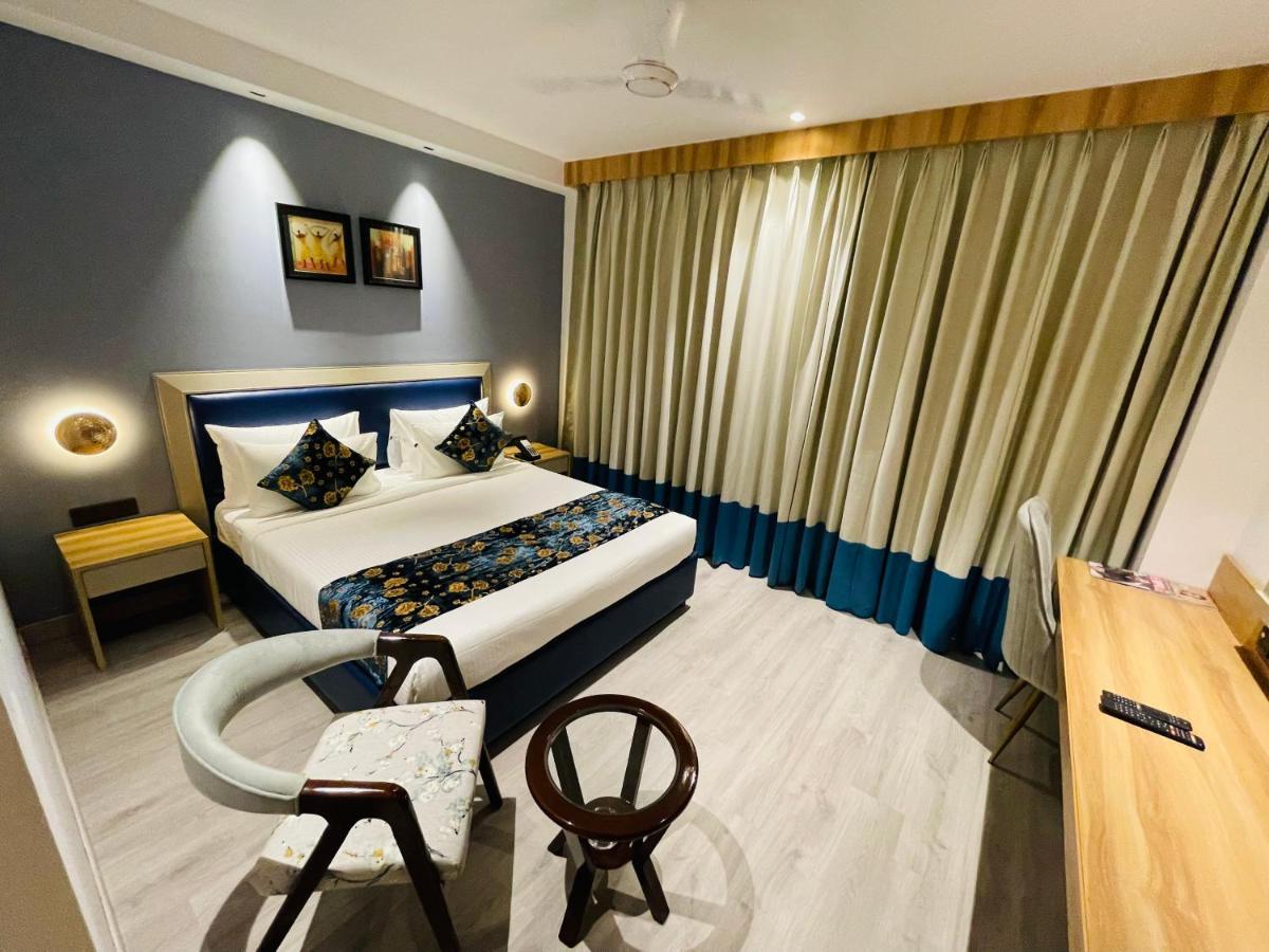Hotel Malbork Inn @ Janakpuri Delhi  Ngoại thất bức ảnh