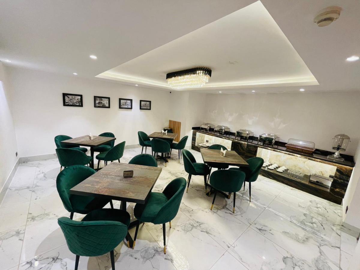 Hotel Malbork Inn @ Janakpuri Delhi  Ngoại thất bức ảnh